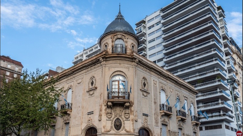 Siete listas compiten por las 13 bancas a renovarse en el Palacio Vasallo.