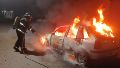 Incendiaron un auto en Rosario, a pocas horas de que otro vehículo fuera prendido fuego