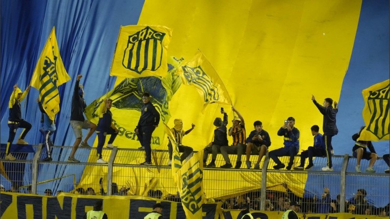 La previa canalla en el Gigante antes del cruce ante Huracán.