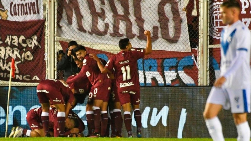 Lanús venció este miércoles por 2-0 a Vélez en un partido correspondiente a los 16 avos de la Copa Argentina 