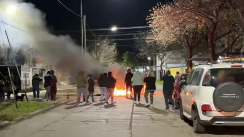 La protesta de vecinos en Magdalena Güemes y Donado.