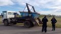 Dos camiones volqueteros al corralón por intentar arrojar desechos en un descampado