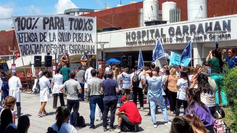 El Gobierno anunció un aumento salarial para los residentes del Garrahan.