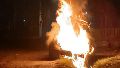 Dos autos incendiados en una noche: ataques intencionales en Rosario y Villa Gobernador Gálvez