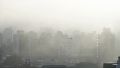 Rosario fantasmal: alerta vial por una densa niebla que dificulta la visibilidad en calles y rutas