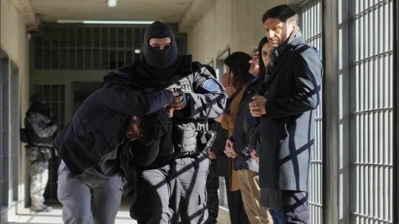 Pullaro supervisó el traslado de presos de comisarías a la la flamante Subunidad 4 del Complejo Penitenciario Rosario (CPR), ubicado en 27 de Febrero al 7800.