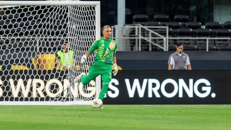 A los 38 años, Navas brilla en el Newell's de Fabbiani y regresó a la selección de Costa Rica.
