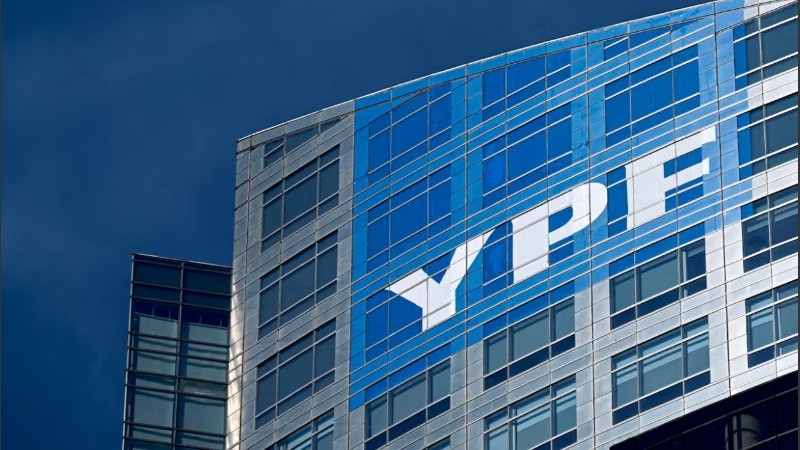 La petrolera estatal YPF.