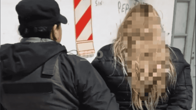 La mujer de 42 años disparó a quemarropas contra el hombre, y quedó en prisión preventiva por riesgo procesal.