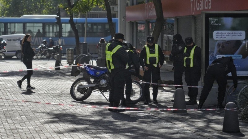 La Policía perimetró la escena para secuestrar los casquillos.