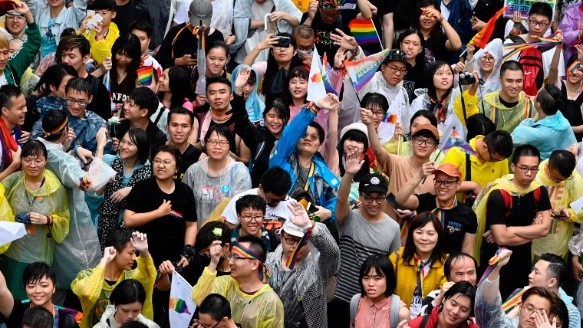 Miles de taiwaneses se congregaron frente al Parlamento (Reuters). Miles de taiwaneses se congregaron frente al Parlamento (Reuters).